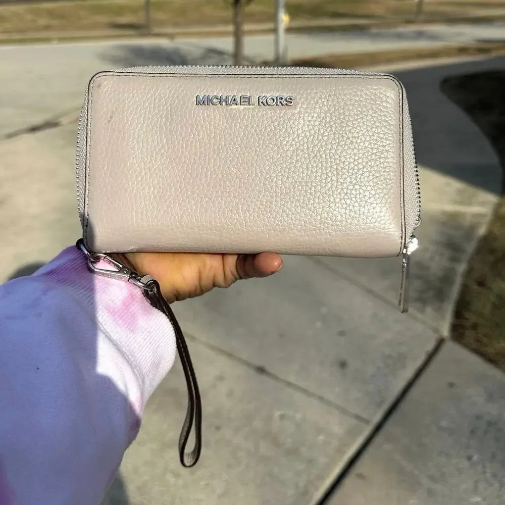 Michael Kors Jet Set Large Flat Multifunction Pebbled Leather‎ Wristlet Wallet